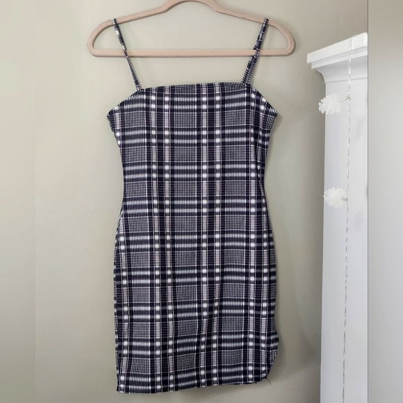 Plaid mini dress - Picture 2 of 4